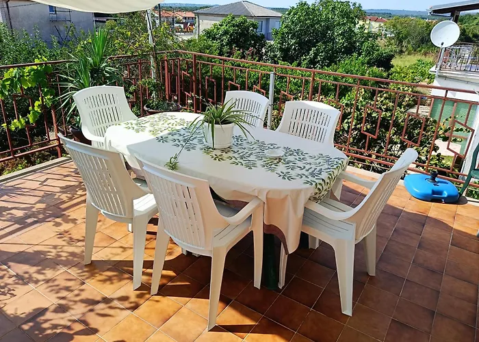 Laura Apartament