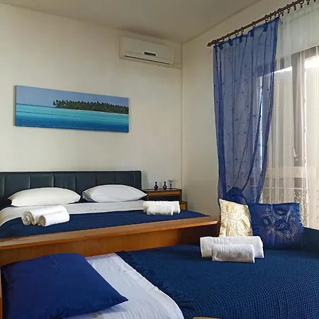 Laura Apartment