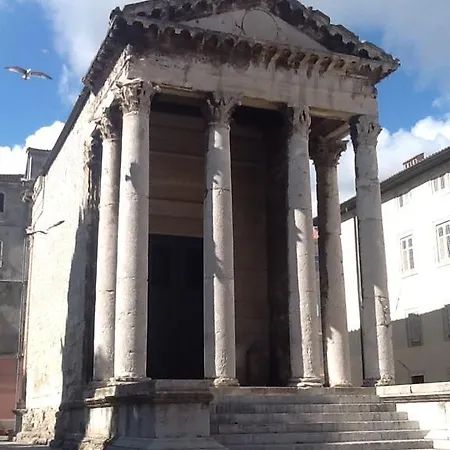 Laura * Pula